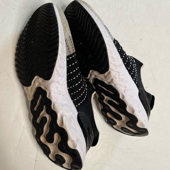 WOMEN'S Nike React Phantom Run Flyknit 2 Running Shoes Size 9 - Picture 6 of 7